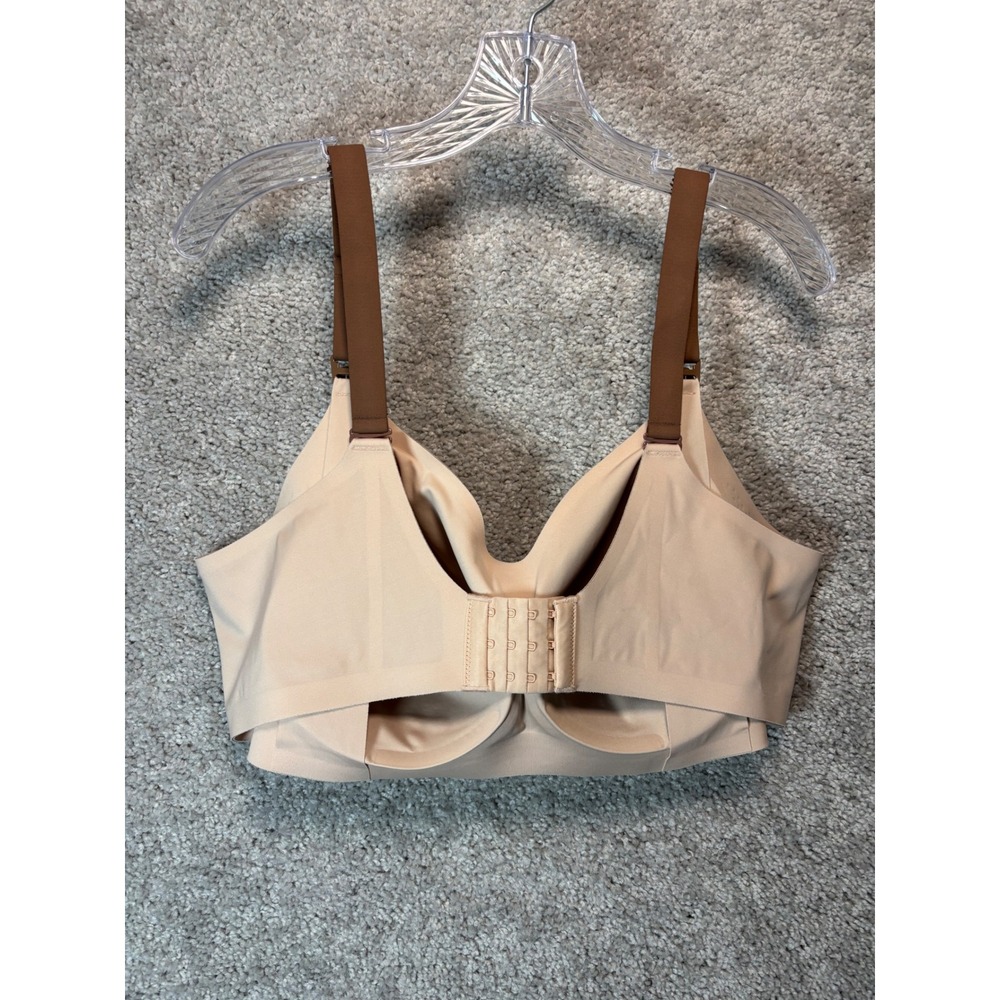 Smooth Nude Seamless Wireless Bra with Contrast Straps - Picture 3 of 5
